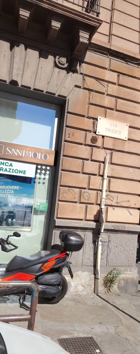 RapPalermo's tweet photo. @RiRifiutiPa @ComunePalermo @robertolagalla @palermopulita @PalermoToday @PALERMOPM @StefaniaPetyx Con la presente per comunicarvi che il servizio di spazzamento e rimozione ingombranti è stato espletato. Si allega foto dopo intervento. Buona giornata. https://t.co/VBqBVRxm6k