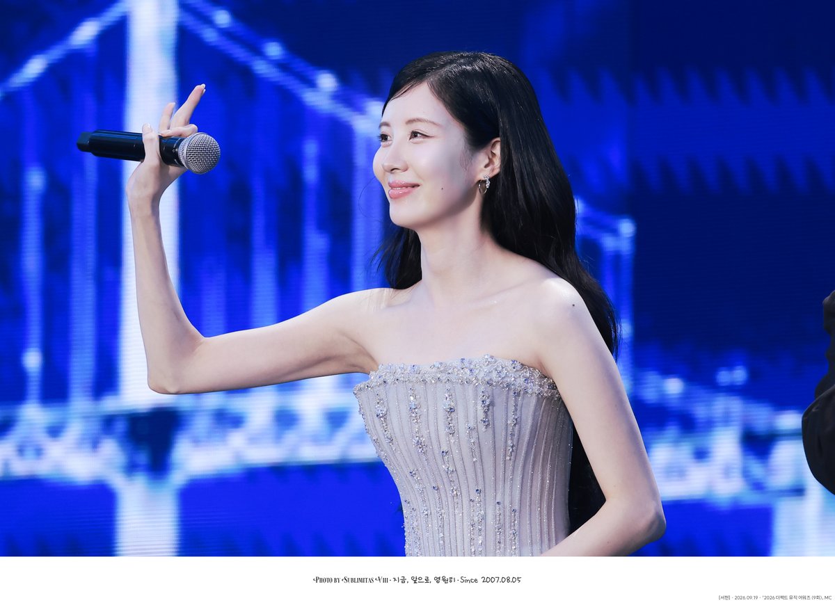 sublimitas_spes's tweet photo. 260919 서현 더팩트 뮤직어워즈 MC
260919 SEOHYUN THE FACT MUSIC AWARDS MC
#서현 #SEOHYUN #소녀시대 #GIRLSGENERATION #SNSD https://t.co/kfSgBKvtqP