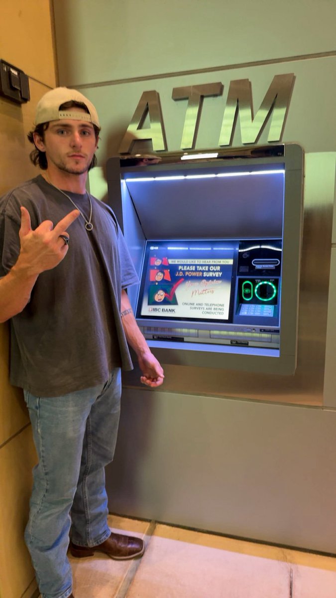DavidSimon99485's tweet photo. Look who it is 🤑🏧 
#findomdrains #cashgod
https://t.co/RXXj1xOBqN https://t.co/SSfh9Vlnuq