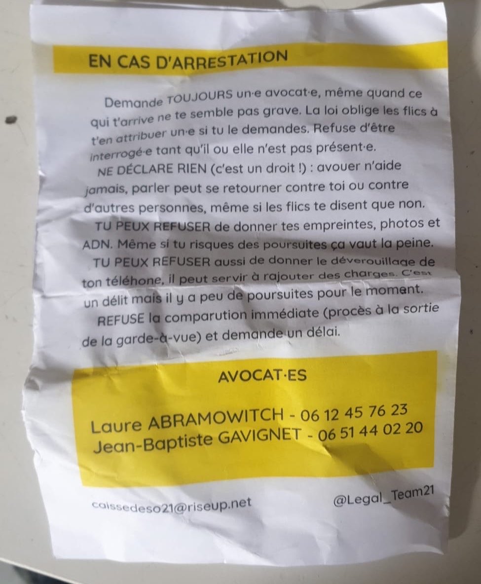 DamienRieu's tweet photo. Ce tract est distribué aux émeutiers. https://t.co/5p6PpCsx1d