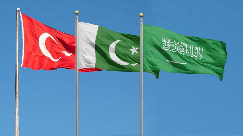 AlharbyBasaam's tweet photo. إعلان تفعيل حلف مكه بكامل قدرات السعوديه وباكستان وتركيا يعني مسح الملالي خلال ساعات معدوده
إيران تبرئة من مليشيات العراق واليمن وجاري تطهير الأرض من دنسهم
#عاجل_الان #حلف_مكة https://t.co/STH7KVnlcV