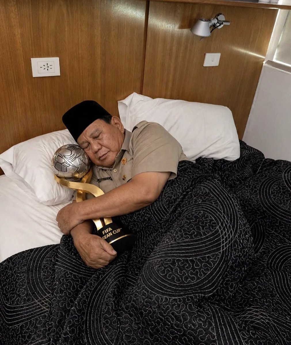rexthatch's tweet photo. Mr.Prabowo

#timnasindonesia #timnasday https://t.co/63yhzj0x5p