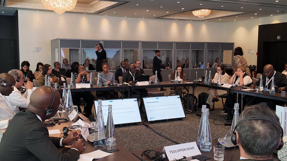 itierdc's tweet photo. 🇧🇪 Bruxelles | 5 octobre 2026 — La communauté de l’ITIE s’est réunie pour une réunion de gouvernance du collège des pays de mise en œuvre, présidée par @JJ_Kayembe, @itierdc. Les échanges ouvrent la voie à la Conférence mondiale des 8 et 9 octobre. #EITI2026 #ITIERDC https://t.co/4QxHxQdQm0