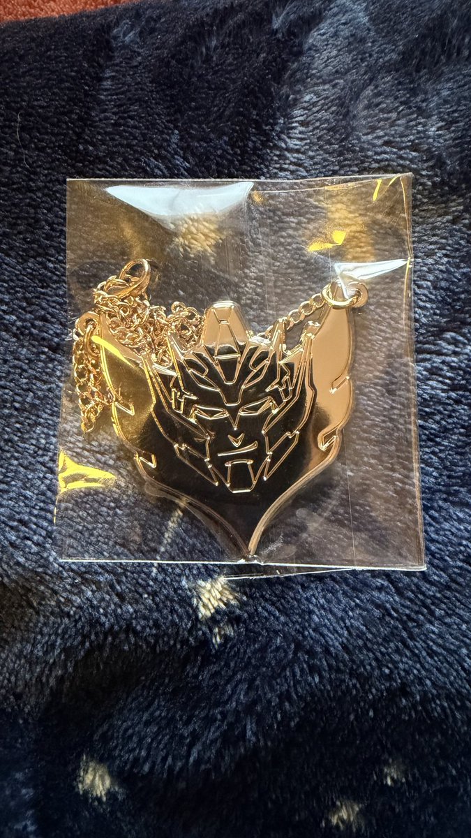 megapurrv's tweet photo. GIVEAWAY TIME!

I’m giving 1 person the chance to win their very own Rodimus Star Necklace!

All you have to do is follow, like &amp; reblog this post! Contest will end October 23rd where I’ll choose a winner at random!

You can purchase a Rodimus Star at my shop!

LINK BELOW! https://t.co/MZfsTnA2Ey