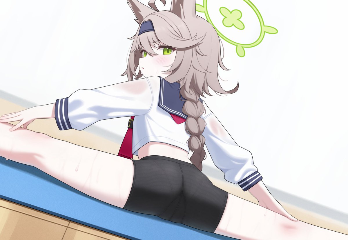 __bkrs's tweet photo. Otogi's flexibility exercise https://t.co/6jaamqcphS