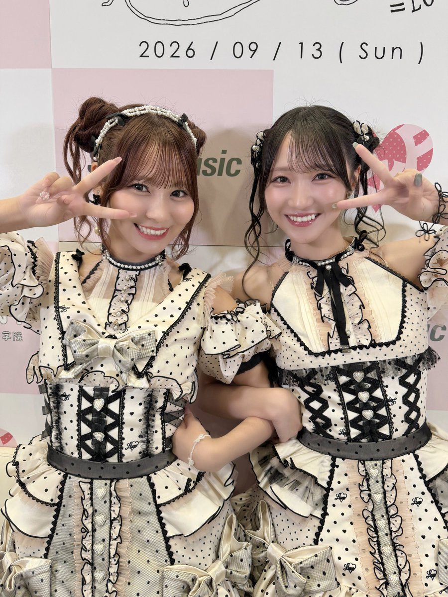 melon17water's tweet photo. 冷静に考えてずっとニートなのにアルバムとかシングルとか買うのやばすぎね？？
仕事してる時と同じ感覚で買っちゃダメなの忘れる、この前は生写真2セット買おうとしてた()
しかしアルバムシングルの欲しい欲えぐい

問題1
まずそもそも推しが多すぎる

問題2
仕事していない

問題3
推しが良すぎる https://t.co/uPyNbNIV4d