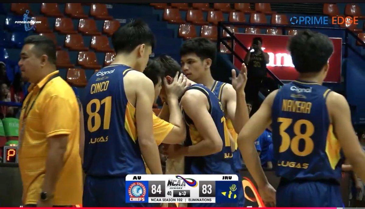 rndmsau's tweet photo. Awwwwe too soft for this talaga, bakit naiiyak din ako. Grabe trust ng JRU Coaches and Team mates kay Lugto 🥺. 

so proud of you 
#Airbungo17 💙💛 https://t.co/BIfbxOhSh0