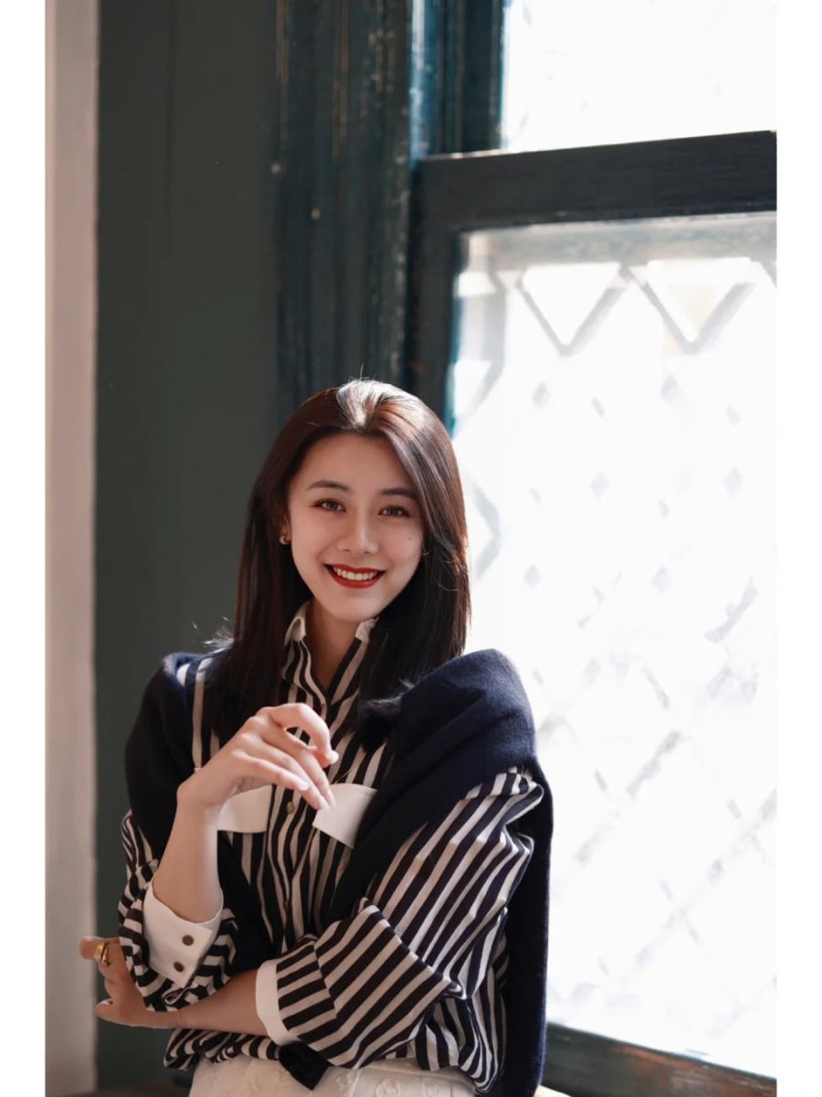 BjacJacquelyn's tweet photo. 庭上我负责辩���，私下只负责被你拿下。证据链可以很完整，心动可以很突然。 https://t.co/muEuuFtPDB
