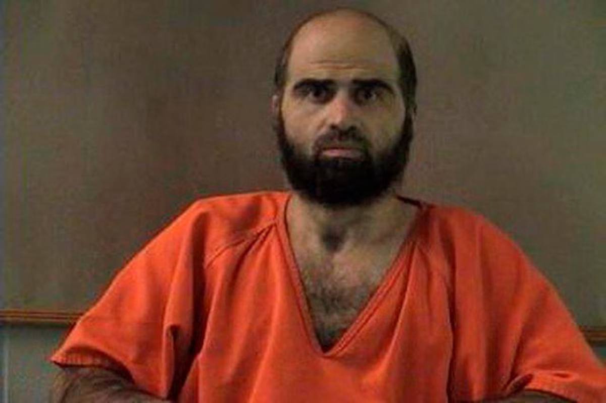 nexta_tv's tweet photo. Donald Trump approved the first military execution in the US in more than 60 years

The president authorized the execution of former major and Army psychiatrist Nidal Hasan, who carried out a mass shooting at Fort Hood in Texas in 2009. The sentence is planned to be carried out by firing squad.

 The recommendation to Trump was submitted by Defense Secretary Pete Hegseth.

Hasan killed 13 people and wounded more than 30. After his arrest, he was left partially paralyzed and spent more than ten years in the military prison at Leavenworth.

For the US Army, this will be the first execution of a death sentence since 1961. Firing squads have not been used in the US military since the time of World War II.