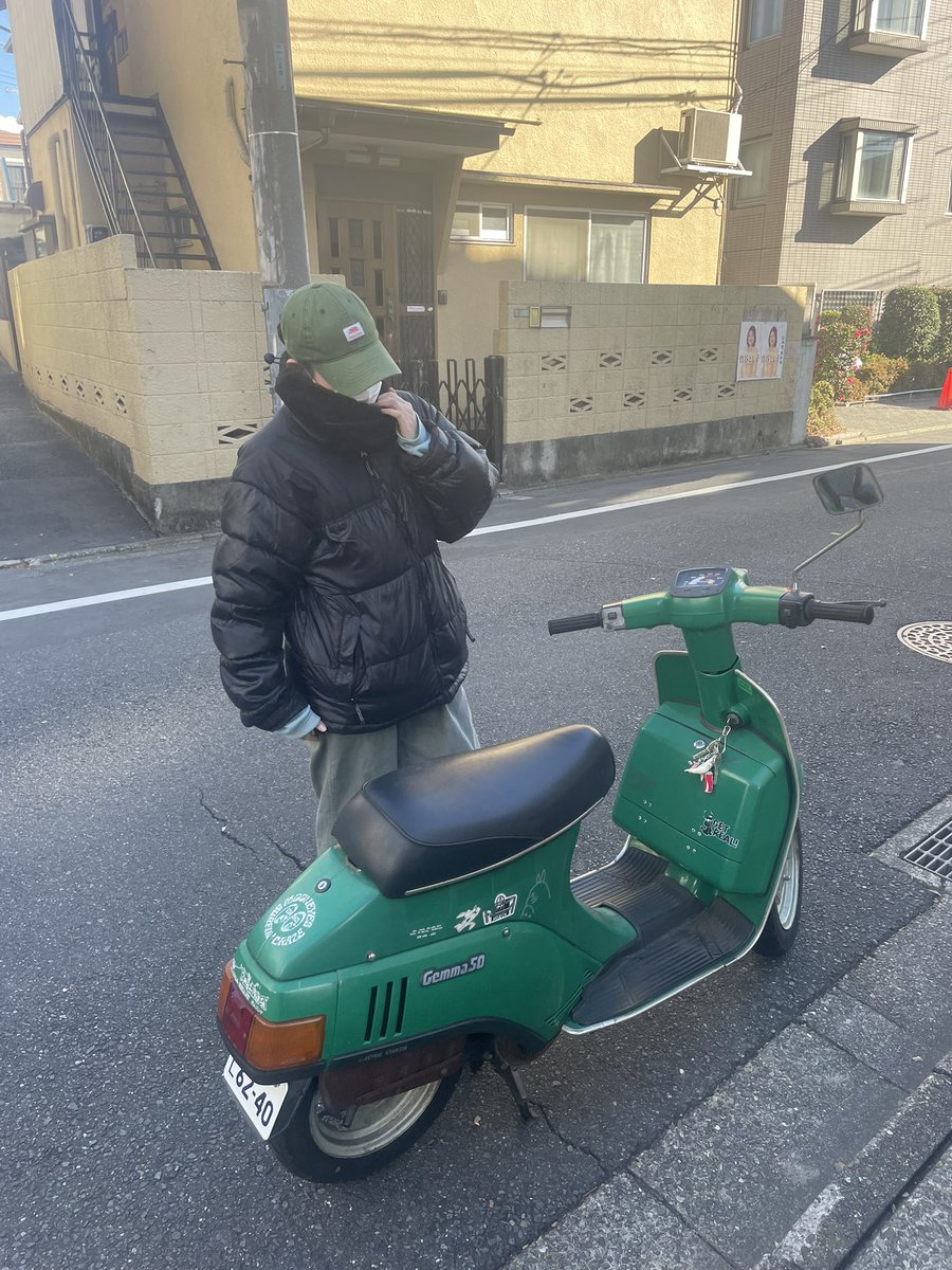 02_85400's tweet photo. マンション解約ツーリング
友達が妹にくれたジェンマも調子いいけどやっぱりこの時代の原付は遅いなぁ
プーリー駆動じゃなく実はチェーン駆動なんだよね
ナンバー取ったし自賠責取ればいつでも乗れるけど俺乗らないし妹バイト代入ったら自賠責取ってくるそうですわ https://t.co/twGrdCDmoB