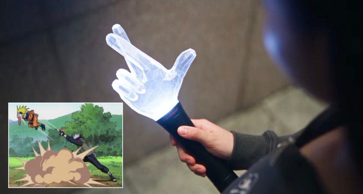 melxluwi's tweet photo. [PENGUMUMAN PENTING]

Peringatan buat sesama Shotties di venue konser LNGSHOT nanti. Tolong jangan berdiri terlalu mepet di belakang orang lain sambil pegang lightstick ini. Bikin flashback trauma pantat Naruto pas kena sennen goroshinya Kakashi. https://t.co/SYeBhhmXCd