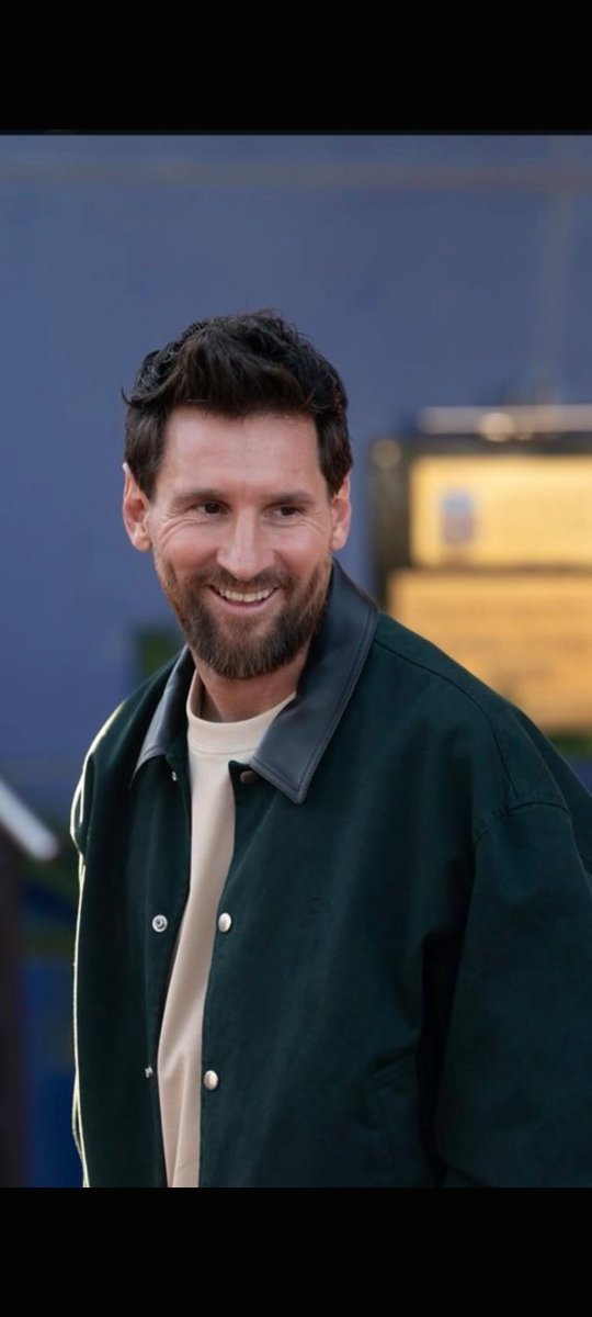 chikaukeje1's tweet photo. I honestly don’t think I’m ready for today. 🥺💔
Messi, thank you for the memories, the magic and all the beautiful moments.
Thank you for everything, Leo. 🐐❤️#greatest https://t.co/Z6wSo74lqB