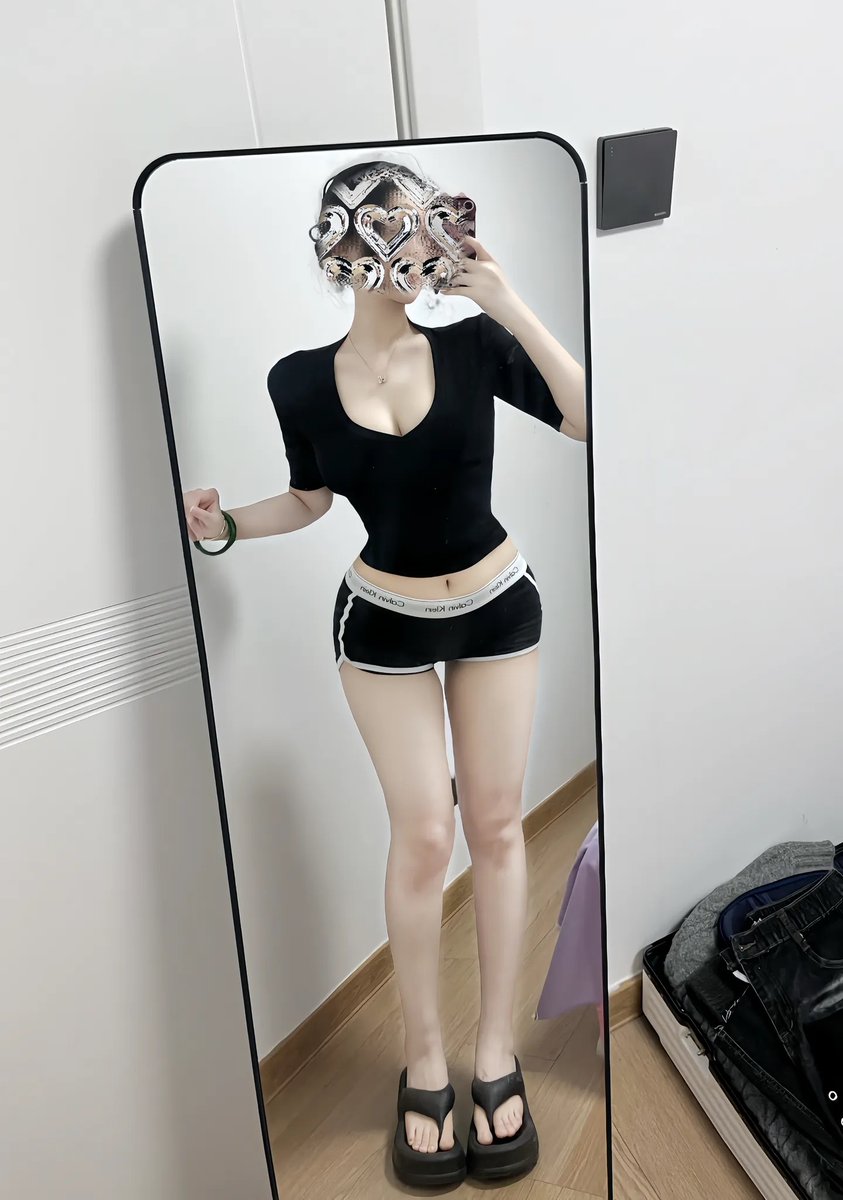 Enxhi10's tweet photo. 脱衣版舞蹈谁想看？边跳边脱 #母狗 #女大 #反差 https://t.co/o2SGUobpVq