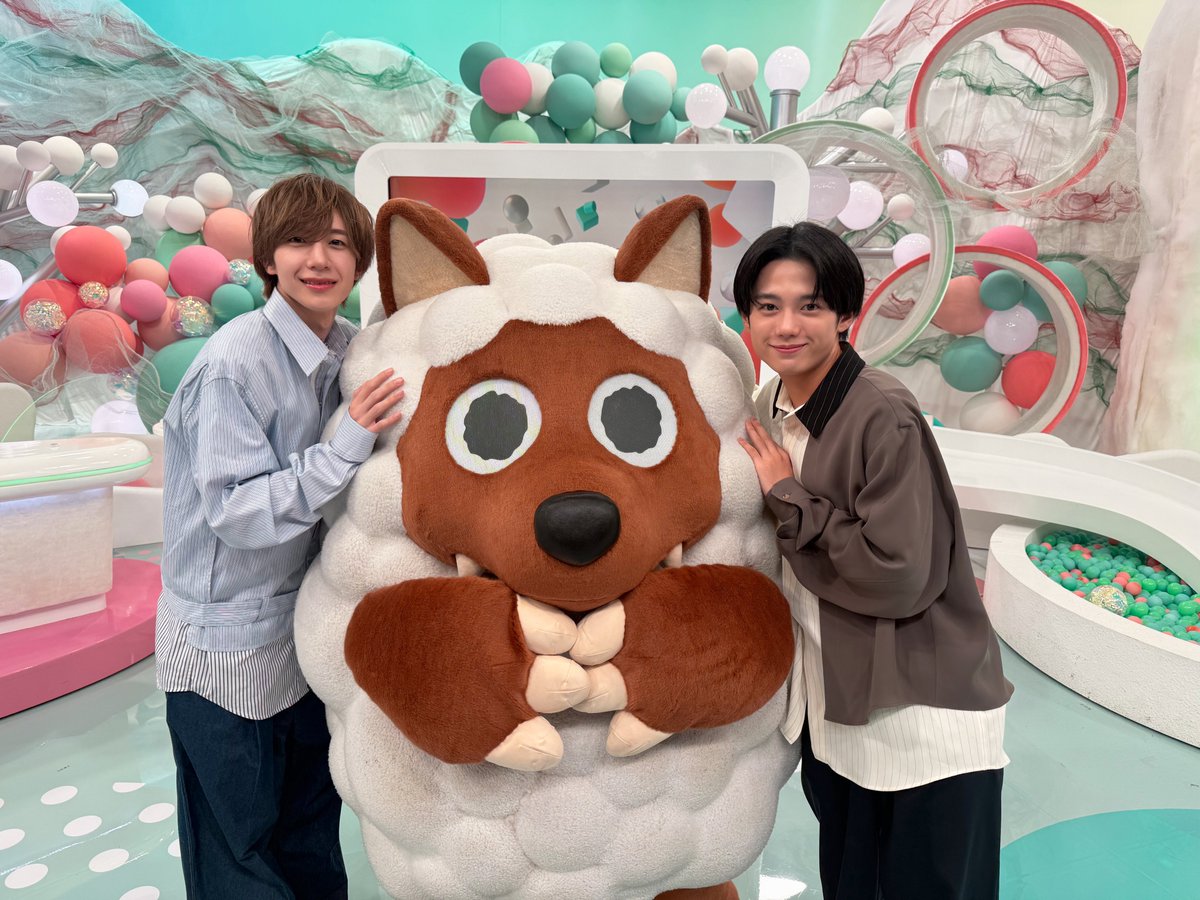dodesuka_6ch's tweet photo. ロケに全力で挑むAmBitiousメンバーへ、
ぜひ応援リプをお願いします✨

あす（10/13）放送の #ドデスカ！ 📺

関西ジュニア #AmBitious の
#真弓孟之 さん、
#永岡蓮王 さんが出演❤️🤍
@jr_official_X

Instagramでは
撮影の裏側動画🎞️を公開中☺️ https://t.co/D0lepYSXiE
