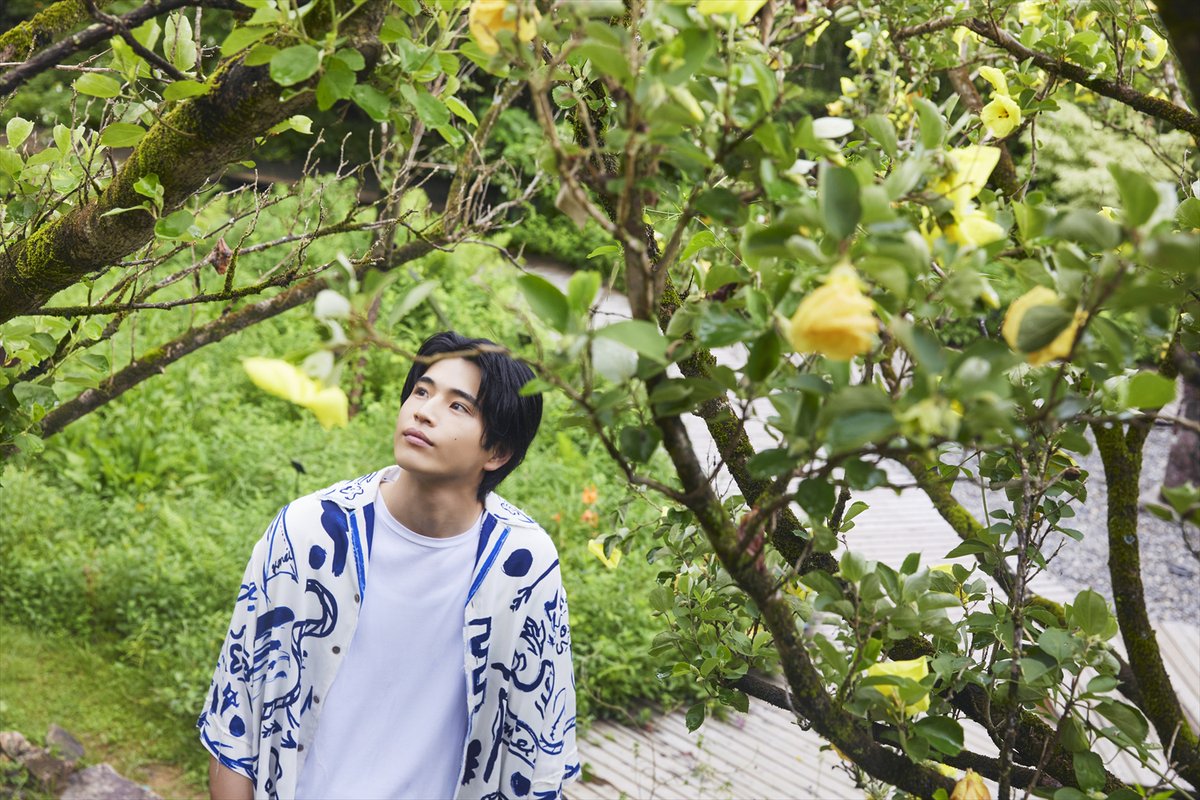 oricon's tweet photo. 中沢元紀、連載『日々燦々』単行本化❗️
⠀
俳優人生のターニングポイントとなった
朝ドラ『あんぱん』舞台の高知県も追加🍃
⠀
✍🏻コメント全文
「ご褒美のような撮影をさせていただきました」
https://t.co/CJiJNAXYmb
⠀
📚️発売記念イベント
12/12：東京、12/19：名古屋、12/20：大阪 https://t.co/DKZysdE0Ey