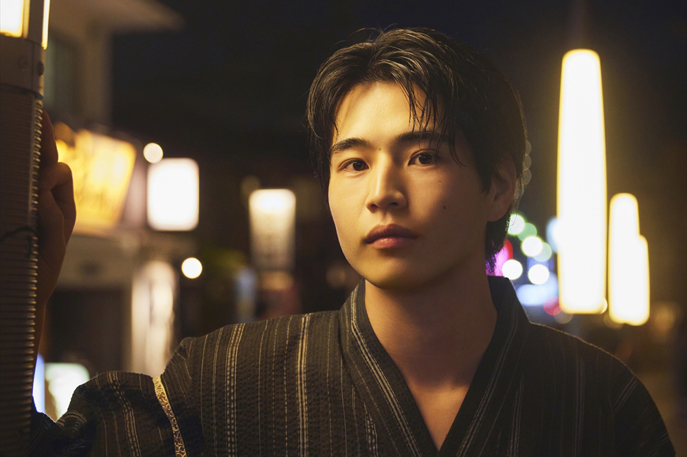 oricon's tweet photo. 中沢元紀、連載『日々燦々』単行本化❗️
⠀
俳優人生のターニングポイントとなった
朝ドラ『あんぱん』舞台の高知県も追加🍃
⠀
✍🏻コメント全文
「ご褒美のような撮影をさせていただきました」
https://t.co/CJiJNAXYmb
⠀
📚️発売記念イベント
12/12：東京、12/19：名古屋、12/20：大阪 https://t.co/DKZysdE0Ey