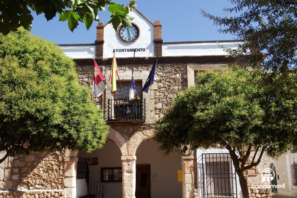bandomovilapp's tweet photo. Desde una actividad cultural hasta un aviso urgente, todo lo importante de Atalaya del Cañavate (Cuenca) puede llegar al móvil de sus vecinos con Bandomovil.
Porque estar informado también forma parte de vivir el pueblo.

Bandomovil: tu pueblo te informa. https://t.co/NoH3ZAMIjN