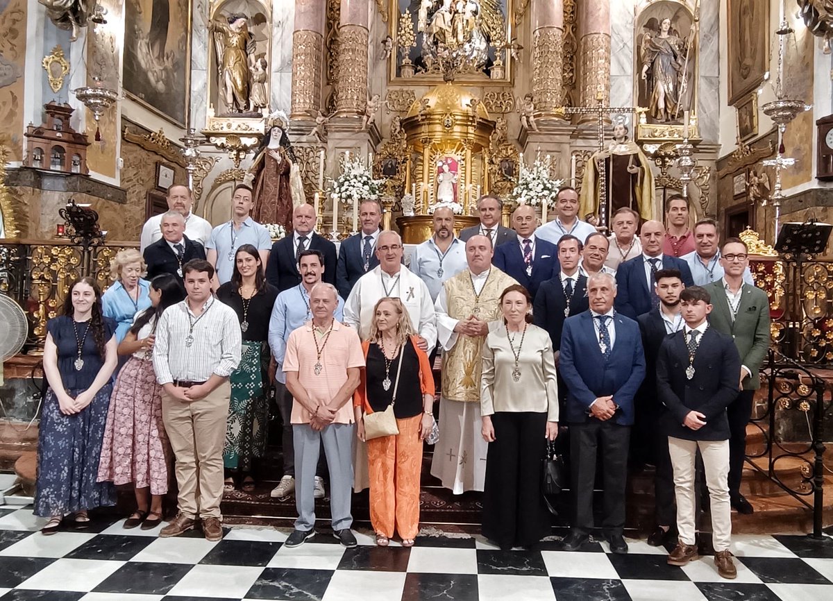 apdesamparados's tweet photo. 🫂 Además, tras la Misa juraron 25 nuevos hermanos que se incorporan a la nómina de la Agrupación, que poco a poco se acerca a los dos mil miembros. ¡Bienvenidos! 

#DesamparadosySalud https://t.co/8a4aZo2M73