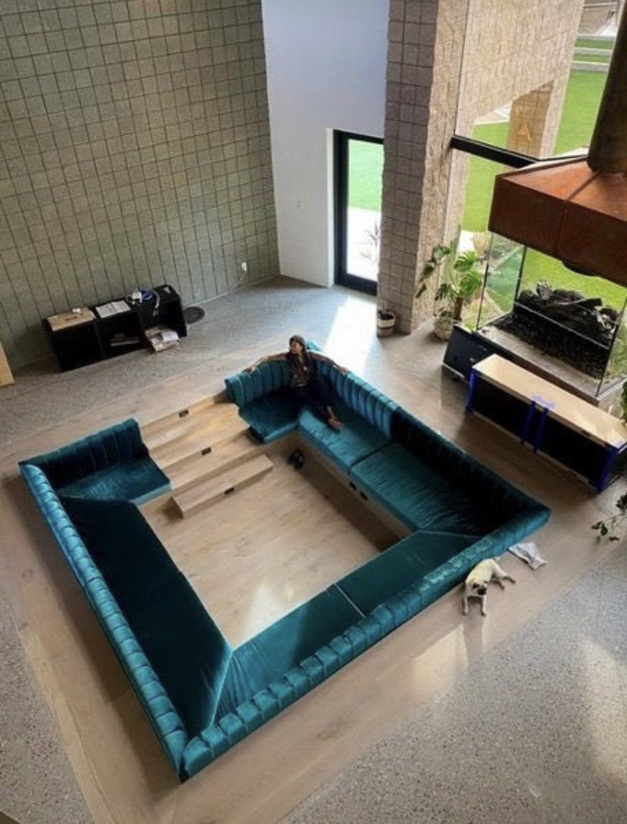 INTERIORPORN1's tweet photo. I just fell in love with this sunken living room https://t.co/Io7r1i70RH