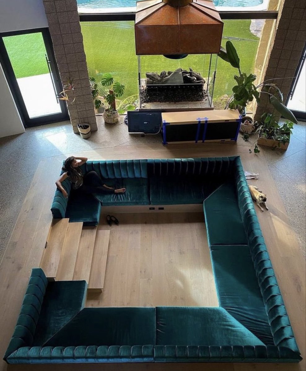 INTERIORPORN1's tweet photo. I just fell in love with this sunken living room https://t.co/Io7r1i70RH
