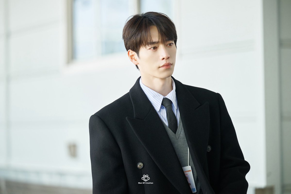 manofcreation0's tweet photo. #MOCHIND [#서강준]

호야 안아｡｡ 호야 지켜｡｡
주말아 빨리 와｡｡｡₍ ·_·₎🪄

5-6회 비하인드 스틸 보면서
이번 주 너다연도 기대해 주세요☺️

#SEOKANGJUN
#너말고다른연애 #ALoveOtherThanYours https://t.co/EZ4Bh6JRA4