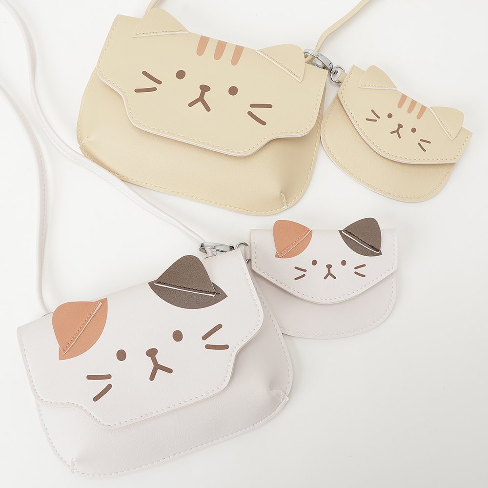 hapins_official's tweet photo. ＼✨NEW／
#ふくふくにゃんこ の新しいポーチ&amp;バッグが登場！
にゃんこのおかおがおすまししたかわいいシリーズです。

▼詳しくはこちら✅
https://t.co/KPSC0otOqk

#秋のおでかけ やギフトにもおすすめ🎁

※一部店舗で取扱がない場合がございます。

#HAPiNS #ハピンズ #バッグ #ポーチ
#ギフト https://t.co/sZheGcmjyi