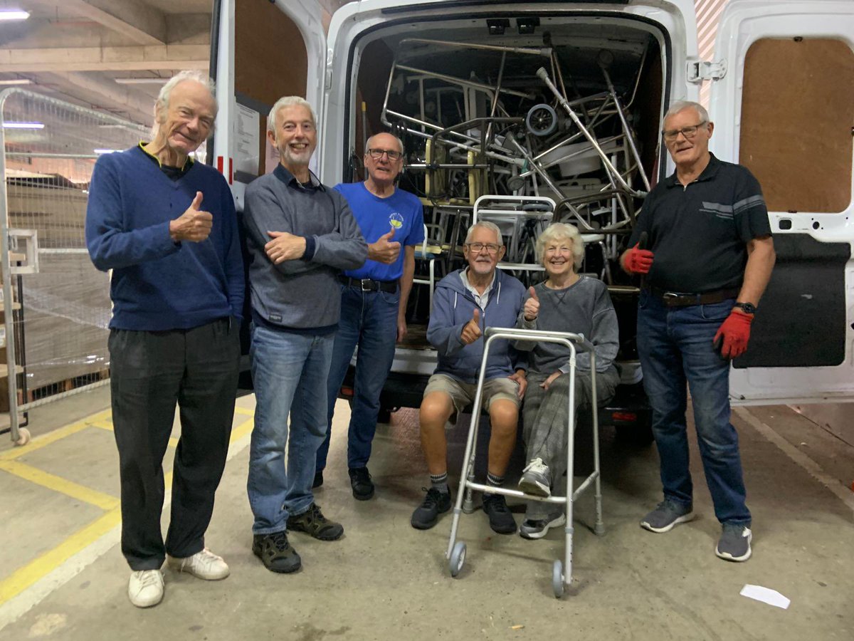SurreyStands's tweet photo. Load no.165 left yesterday for palletising

Hopefully two more loads next week 🤞🏻

#wedontstop 🇺🇦🇬🇧 https://t.co/3wS4CaV60a