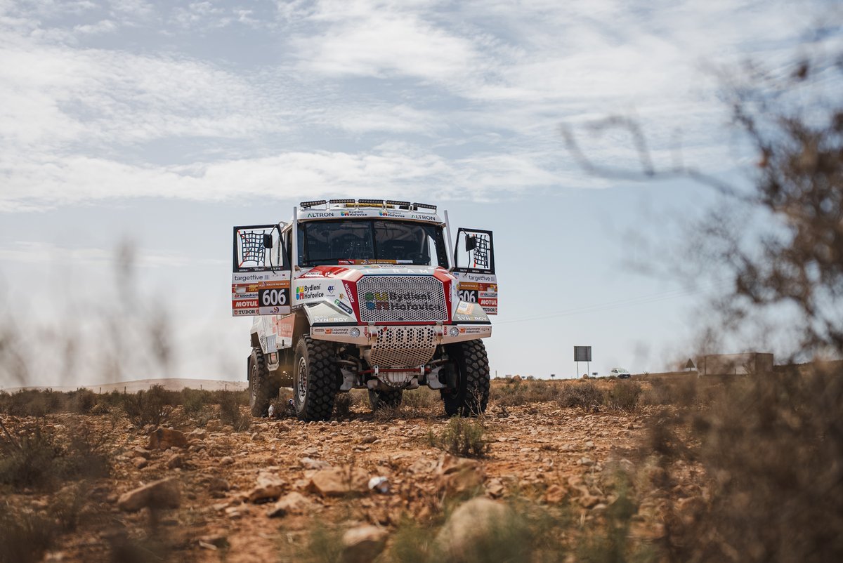 zmlubricant's tweet photo. Rallye du Maroc. W2RC Round 4. Truck category. 40°C+ heat. No podium chase — just mileage, rhythm, and data for Dakar.
Truck vs T1+ — which is harder on engine oil?
A) Truck
B) T1+
C) Both
D) Depends
👇
#ZeroMileage #TrackProven #OffRoadRally #DesertRally #TruckRacing #Lubricant https://t.co/zNgTYDzCk2