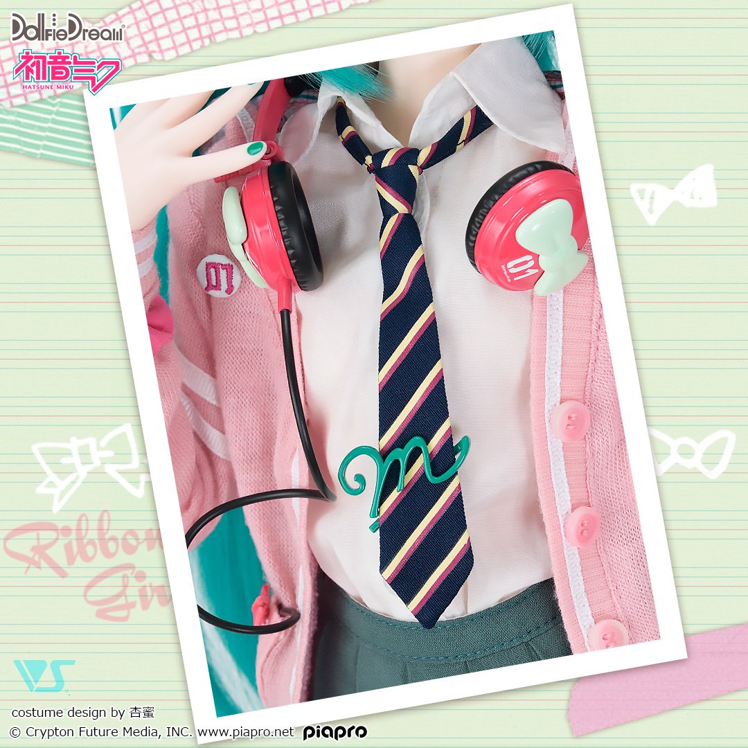 volks_dd's tweet photo. 「リボンガール」セット、待望の再販！！

ミクさんがオシャレな制服女子に大変身♪
豪華なセット内容にもぜひご注目ください！ 

販売日：2026年10月10日(土)～
取扱店舗：全国の天使のすみか&ドールポイント、ホビースクエア京都、ドルフィーオンラインストア

▼特設サイト
https://t.co/zhuWW9842I

#ボークス #ドルフィードリーム