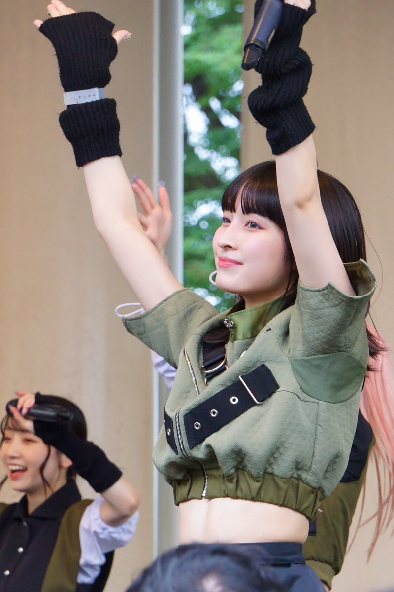 krnkn04's tweet photo. AIと雑談してて、
ギャンパレのキャ・ノンさんが元はちロケだと知って衝撃
たしかにスタダ顔で笑笑 https://t.co/T7MlXdrTaz