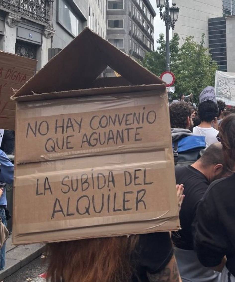 MorenoG_Agustin's tweet photo. Me alegra mucho que CCOO y UGT hayan decidido convocar Huelga General de 24 horas por el derecho a  la vivienda y salarios dignos para pagarla y se coordine con las demás organizaciones. Era su obligación como sindicatos de clase y un clamor en las multitudinarias manifestaciones https://t.co/lErSA9WKtE