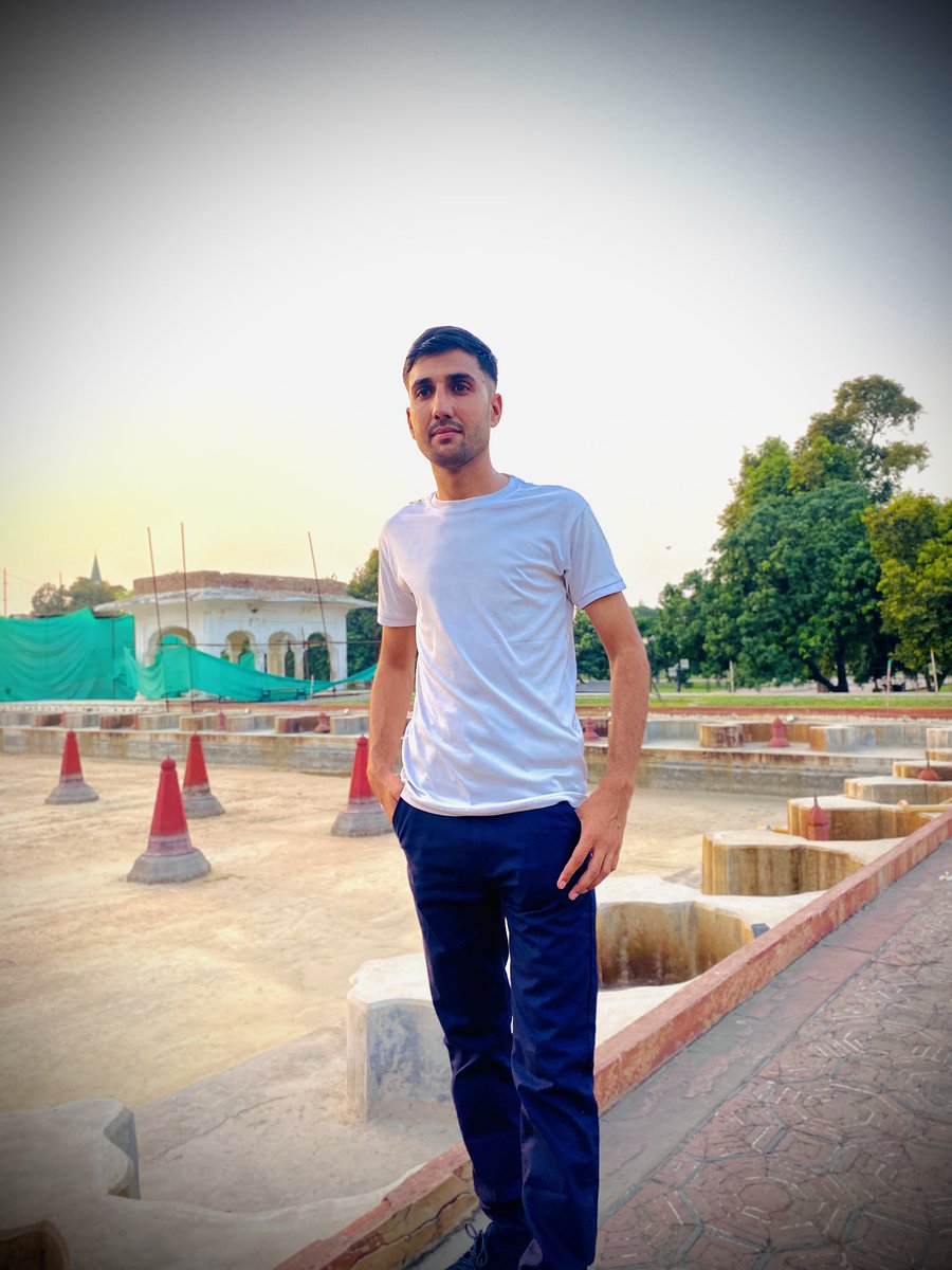 miansalarkk's tweet photo. *مستقل کون رہتا ہے ؟*
*روایت ہے چھوڑ جانا !🌚💔*
*
#ShalimarBagh
#Lahore*
03-October-2026 https://t.co/ekqXBDdSSf