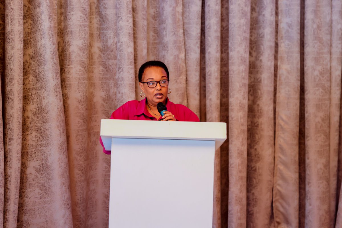 statisticsRW's tweet photo. 📊 Numbers don’t tell stories. People do!

🚨This week, in collaboration with @UNFPARwanda, we are training journalists & Social media influencers to:

➡️understand and interpret official statistics;
➡️Identify key findings, trends and patterns in statistical data;
➡️The connection between health, economic and social data;
➡️Visualize statistics for the public;
➡️Data storytelling and multimedia techniques;
➡️Identify credible statistical sources and properly reference data.

#DataJournalism
1/2