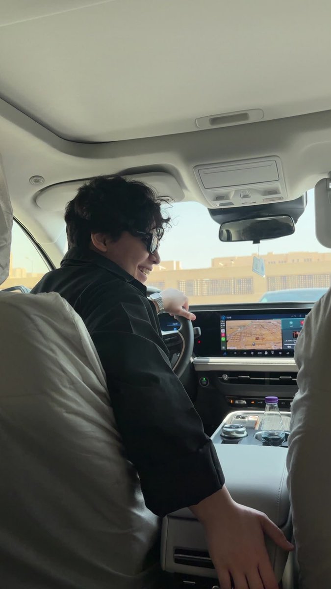 povcx0's tweet photo. ياصلكم المكيف؟ https://t.co/FQaaQkPWHr
