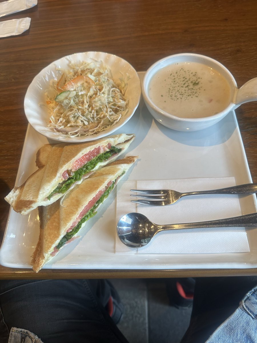 50APE's tweet photo. 県北走ってからのライダーズカフェ・シャリン https://t.co/ZtvYqGyhRD