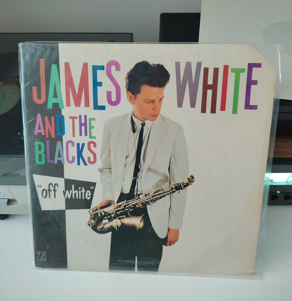 elsotaescala's tweet photo. #JamesWhite and #TheBlacks 1979 o quan #JamesChance -MILITANT AVANTGUARDISTA #NoWave #PunkJazz de NY- va canviar el NOM en honor a #JamesBrown i "TRANSFORMÀ" a #TheContortions en BANDA SOUL... Resultat? ARRISCAT i SUCÓS #Funk #Disco #FreeJazz molt + TRENCADOR del que APARENTA🔥🎷 https://t.co/F452bzUAX6