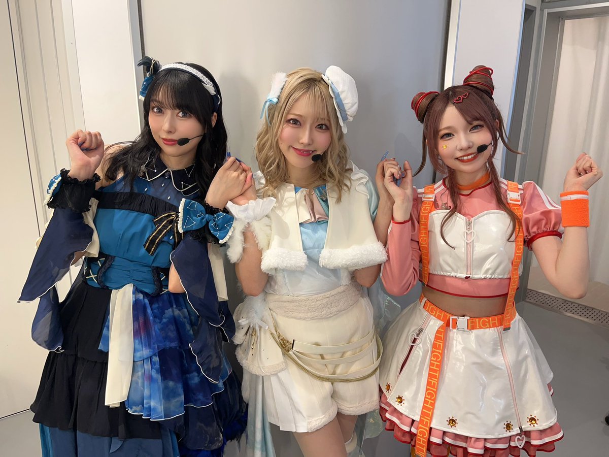 s_hitomi_'s tweet photo. わたしの蝶々さんとウサギさん🦋🐰♡

#シャニマスソロライブMSP https://t.co/IAW7hCWX4t