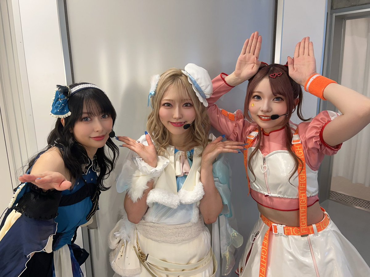 s_hitomi_'s tweet photo. わたしの蝶々さんとウサギさん🦋🐰♡

#シャニマスソロライブMSP https://t.co/IAW7hCWX4t
