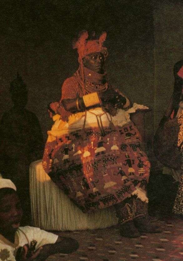 Edocentric_'s tweet photo. Òbá Akenzua ll,c.1933 to 1978.
The King in God skin_ https://t.co/BVpPzfpoaY
