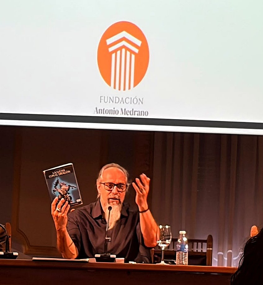 laforjayespada's tweet photo. LA LUCHA CON EL DRAGÓN Y LA VÍA DE LA ACCIÓN 

Este sábado pasado fue la presentación de la fundación Antonio Medrano. Un honor formar parte del proyecto.  Su obra y pensamiento es palanca de lucidez y fortaleza contra el mundo moderno. Alli estuvimos y ahí estaremos. Hay futuro https://t.co/6v9rtUxdCv