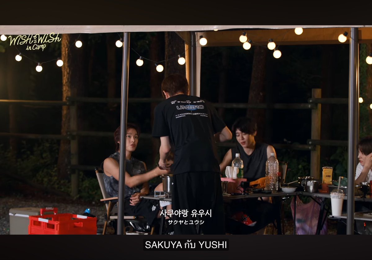 pinawish's tweet photo. คือริคุกับชิอนนึกว่าซาคุยะชอบกินมันหวาน เพราะซื้อมาเยอะ ตอนอยู่ญปก็กิน น้องเรียวบอกตัวเองก็คิดงั้น แต่ซาคุบอกไม่ได้ชอบ ฟีลกินเพราะดีกะสุขภาพ ริคุบอกไม่เข้าใจจะกินทำไม วงเรามีคนที่ไม่เข้าใจเยอะจัง มีสองคนละยูชิกับซาคุ ละมีความก้ำกึ่งคือแจฮี 55555555 คือสมกับเป็นทงคัตสึคลับ https://t.co/wt0EQevlyR