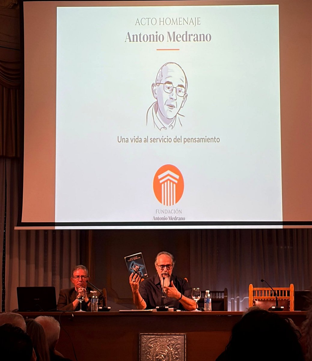 laforjayespada's tweet photo. LA LUCHA CON EL DRAGÓN Y LA VÍA DE LA ACCIÓN 

Este sábado pasado fue la presentación de la fundación Antonio Medrano. Un honor formar parte del proyecto.  Su obra y pensamiento es palanca de lucidez y fortaleza contra el mundo moderno. Alli estuvimos y ahí estaremos. Hay futuro https://t.co/6v9rtUxdCv