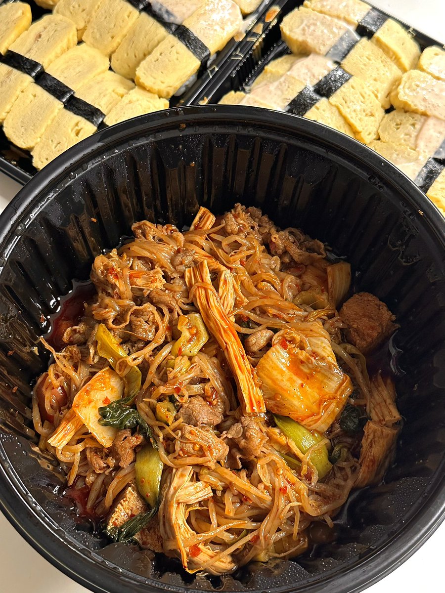 sakusakuyumyum's tweet photo. 마라샹궈 계란초밥 마라샹궈어디가제일맛있어요??ㅠㅠ https://t.co/Latwt6AtrD