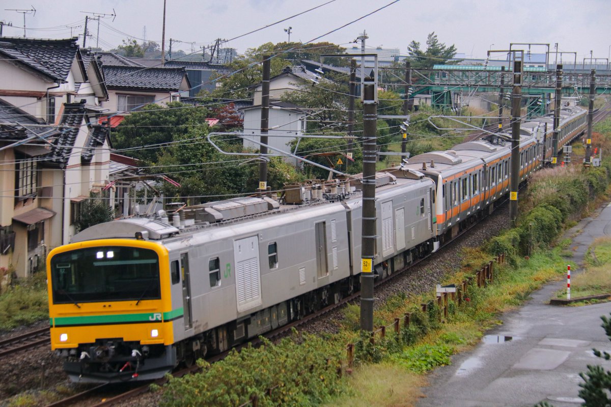 Motti0252507's tweet photo. 配9822M  E493系02編成+E233系P525編成+青662編成  AT出場配給  羽越本線  2026.10.6    昨晩から降っていた雨も上がり秋田での機器更新を終えた同編成が東京へと戻って行きました。道中お気をつけて。 https://t.co/dhrXW2H3VP