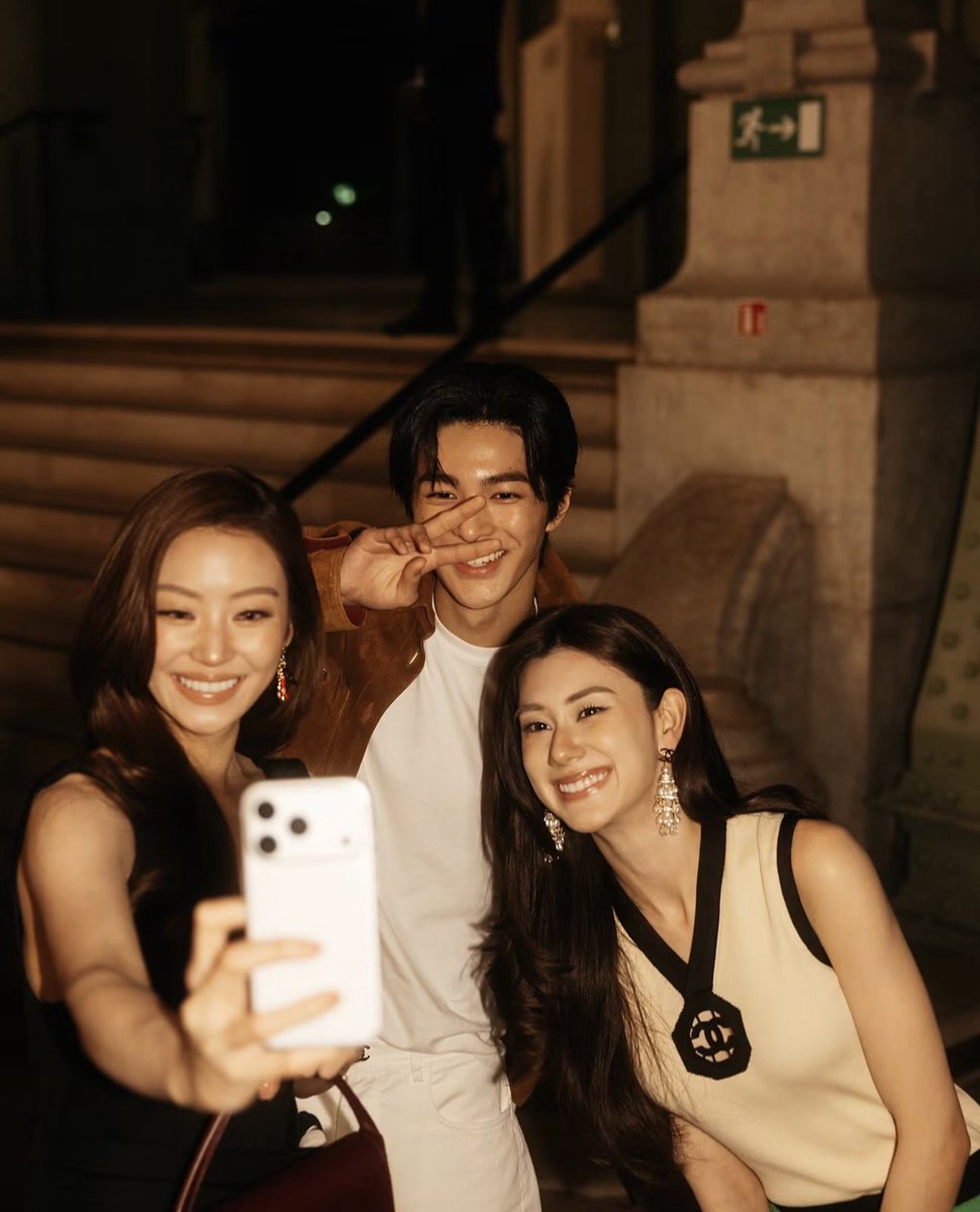 ducky_jayoo's tweet photo. ลีน่าหมิวกับน้องกอนโฮ ชาแนลส่งออกความสวยหล่อ https://t.co/Dyp4VK723c