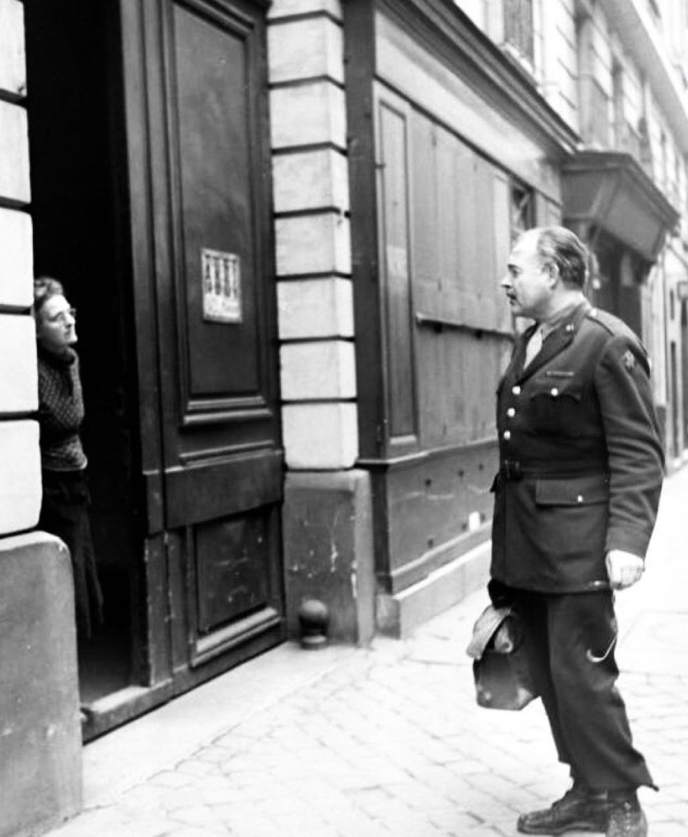 InadeBree's tweet photo. ‘I think Hemingway’s [book] titles should be awarded first prize in any contest. Each of them is a poem (..) His titles have a life of their own …’

Sylvia Beach  - Shakespeare and Company, 1956

Hemingway and Beach in front of her bookstore Shakespeare and Company, Paris 1944 https://t.co/E6a3YS3S6f