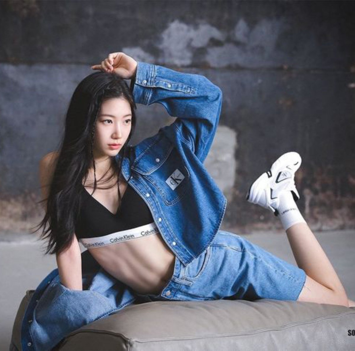 iznatically's tweet photo. i’m going to restart this rumor https://t.co/GQCeEMO6XN