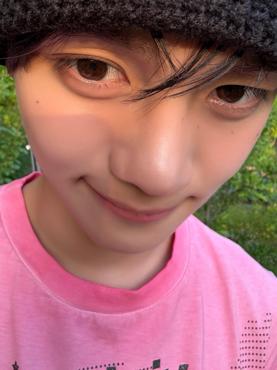 jebidoublelove's tweet photo. 261006 🐶💬 17:06 KST

📸 https://t.co/LQKQQJ8XUi