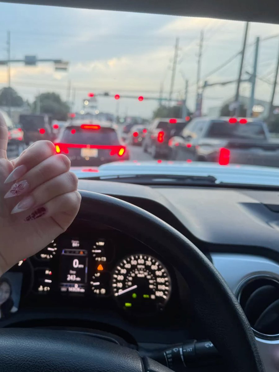 FizzyLarmi4's tweet photo. Driving to work proof https://t.co/UGLdWNAIuH