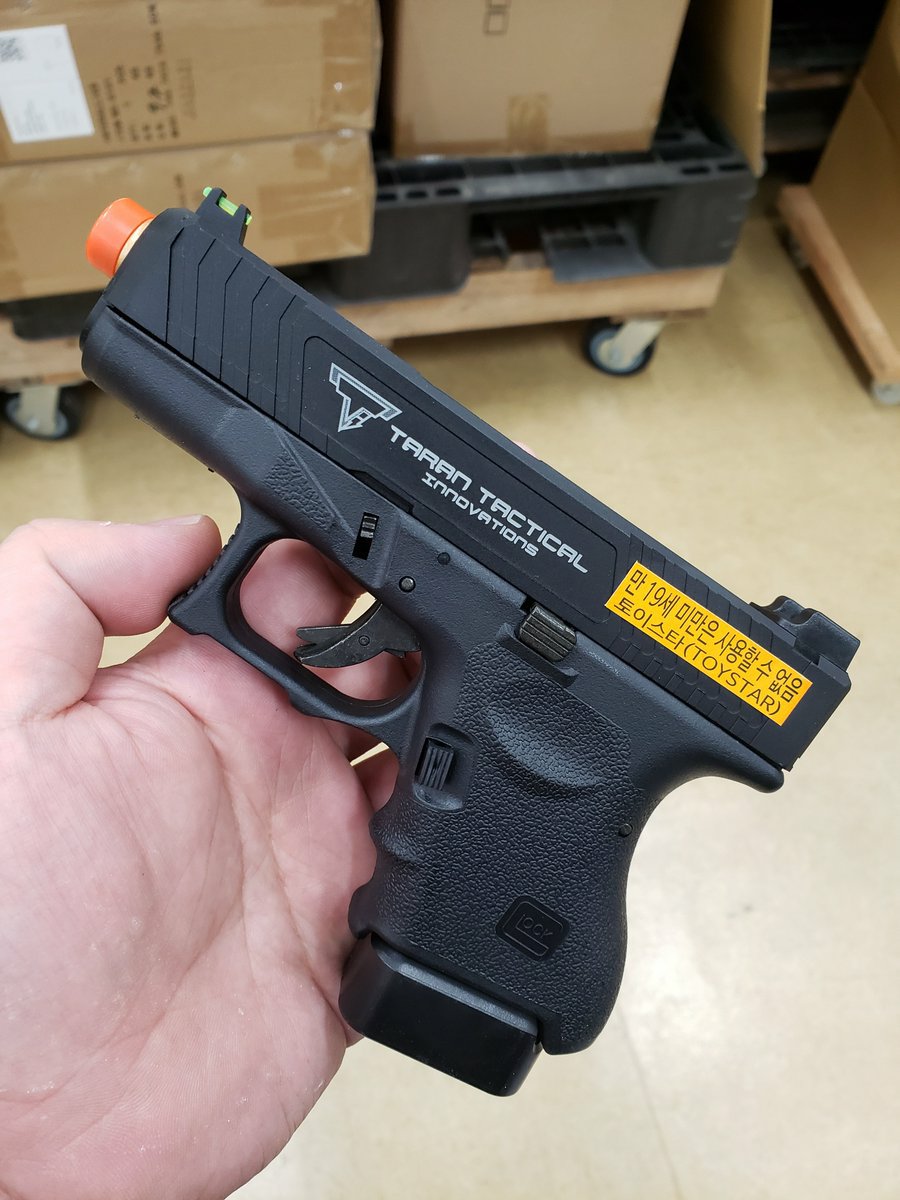 Star_Shopping00's tweet photo. TOYSTAR 14歳以上用
エアコッキングガン
COMBAT CARRY G26

スライドストップ機能あり！
スターショッピングページでの販売開始をお待ちくださいませ。 https://t.co/j3UBTT3lhU